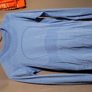 LuluLemon Long Sleeve top